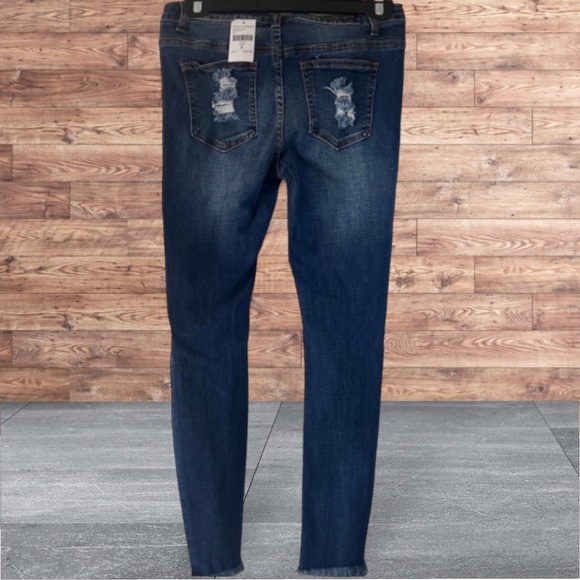 FASHION NOVA MEDIUM WASH JEANS - Picture 3 of 12